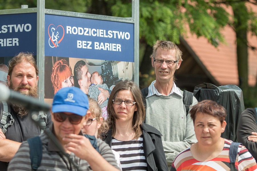Uroczyste otwarcie wystawy Rodzicielstwo bez barier w Toruniu, fot. Szymon Zdziebło/ Tarantoga.pl