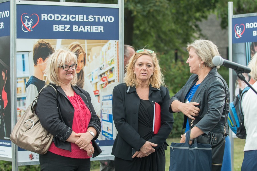 Uroczyste otwarcie wystawy Rodzicielstwo bez barier w Toruniu, fot. Szymon Zdziebło/ Tarantoga.pl