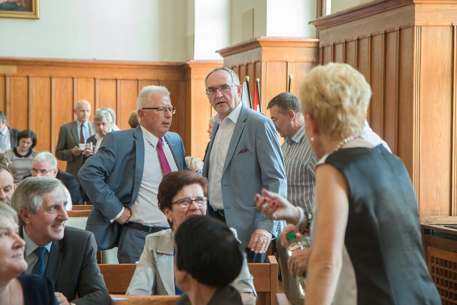 Uroczystość wręczenia umów na dofinansowanie inwestycji (15 czerwca), fot. Szymon Zdziebło/Tarantoga.pl