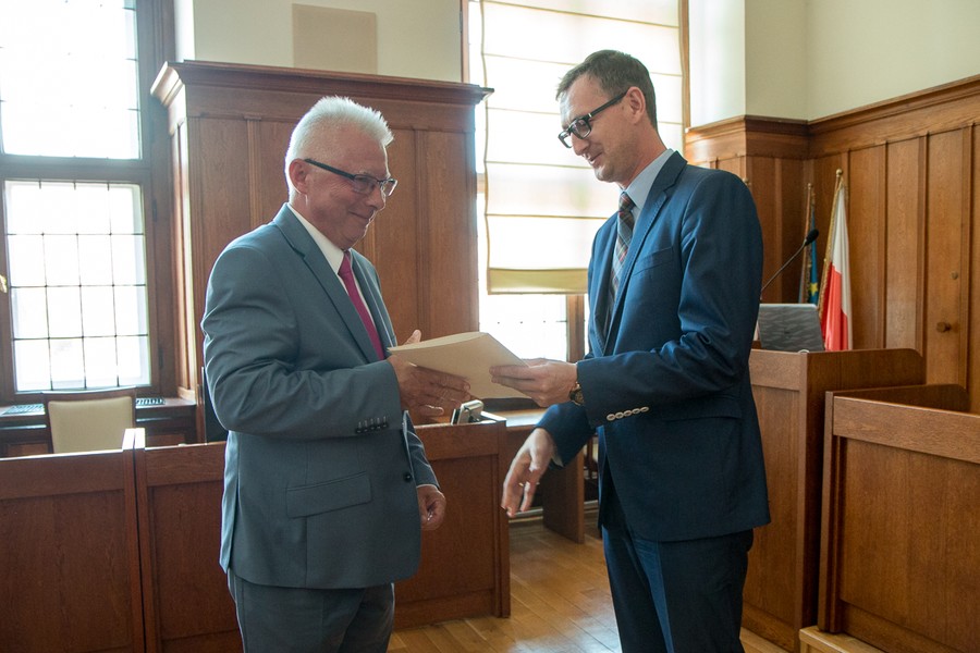 Uroczystość wręczenia umów na dofinansowanie inwestycji (15 czerwca), fot. Szymon Zdziebło/Tarantoga.pl