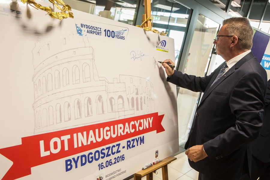 Uroczysta inauguracja połączenia w Porcie Lotniczym Bydgoszcz, fot. Andrzej Goińśki/UM WK-P
