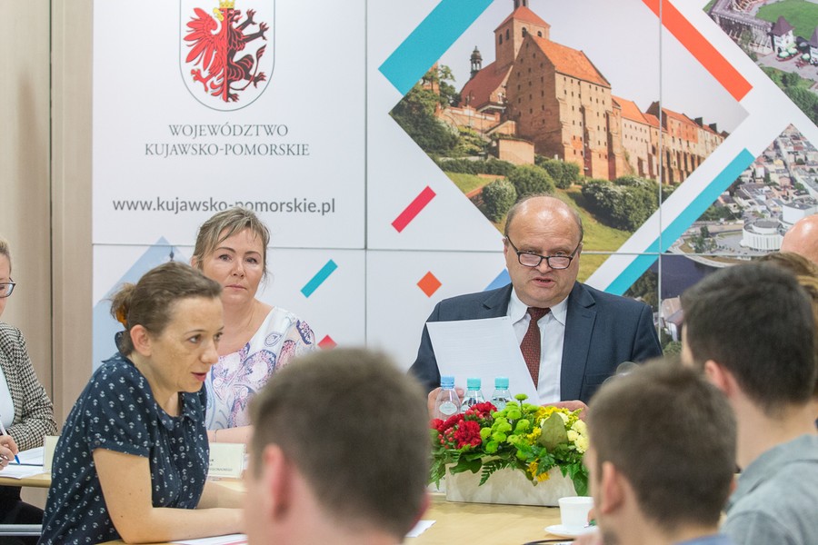 Konferencja prasowa marszałka województwa poświęcona uruchamianym właśnie środkom RPO, fot. Szymon Zdziebło/tarantoga.pl