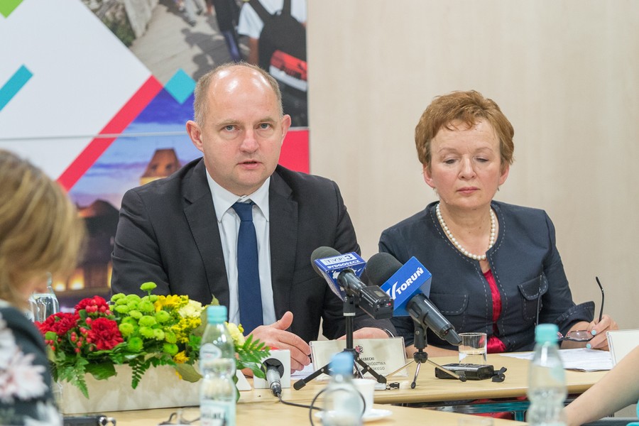 Konferencja prasowa marszałka województwa poświęcona uruchamianym właśnie środkom RPO, fot. Szymon Zdziebło/tarantoga.pl