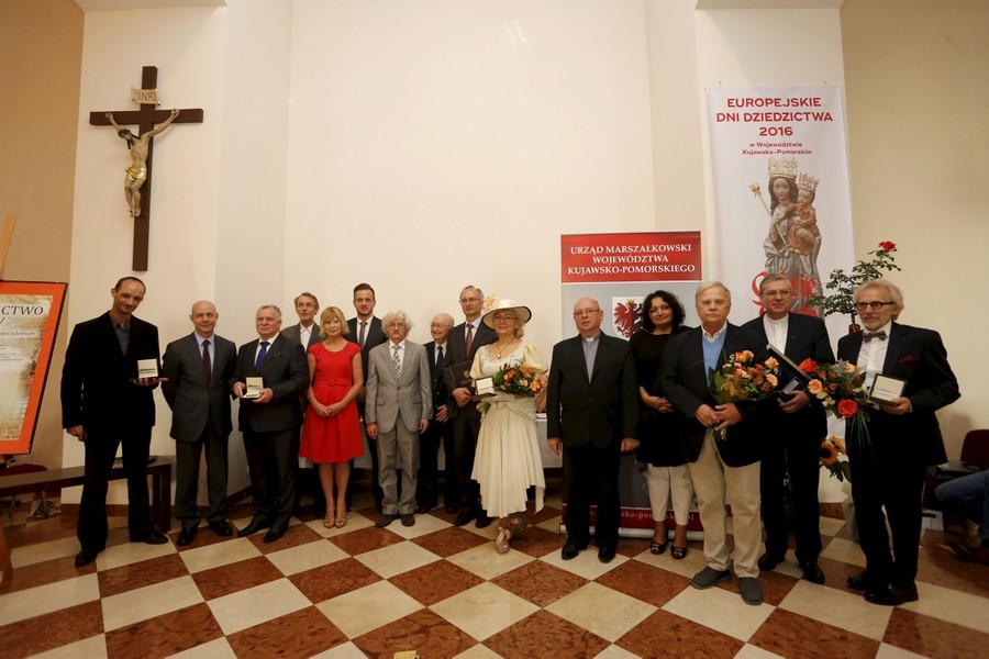 10.09.2016r., Wręczenie Medali Hereditas Saeculorum w Sanktuarium Matki Bożej Królowej Miłości i Pokoju Pani Kujaw w Markowicach w ramach uroczystych obchodów Europejskich Dni Dziedzictwa, fot. Mikołaj Kuras