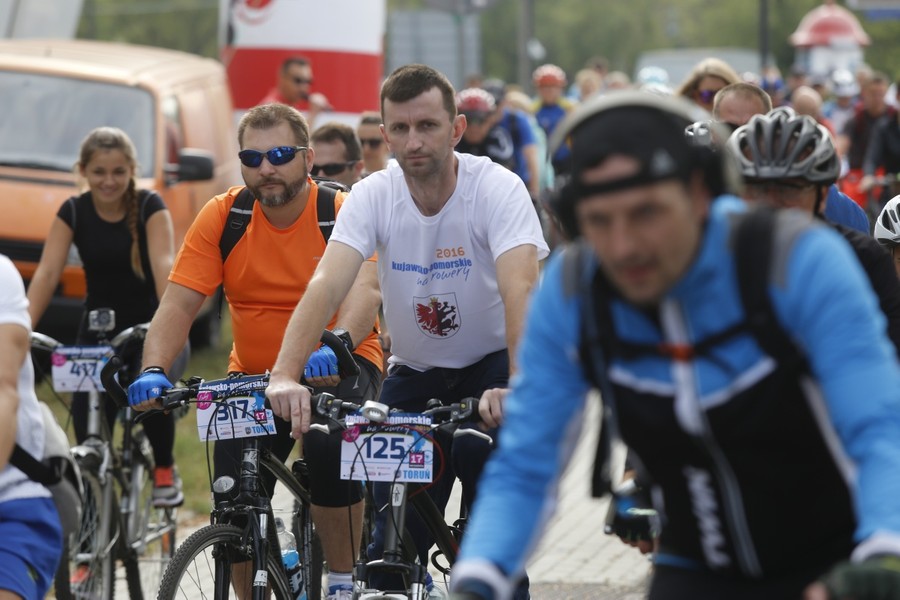 Rodzinny rajd rowerowy w Toruniu, fot. Mikołaj Kuras