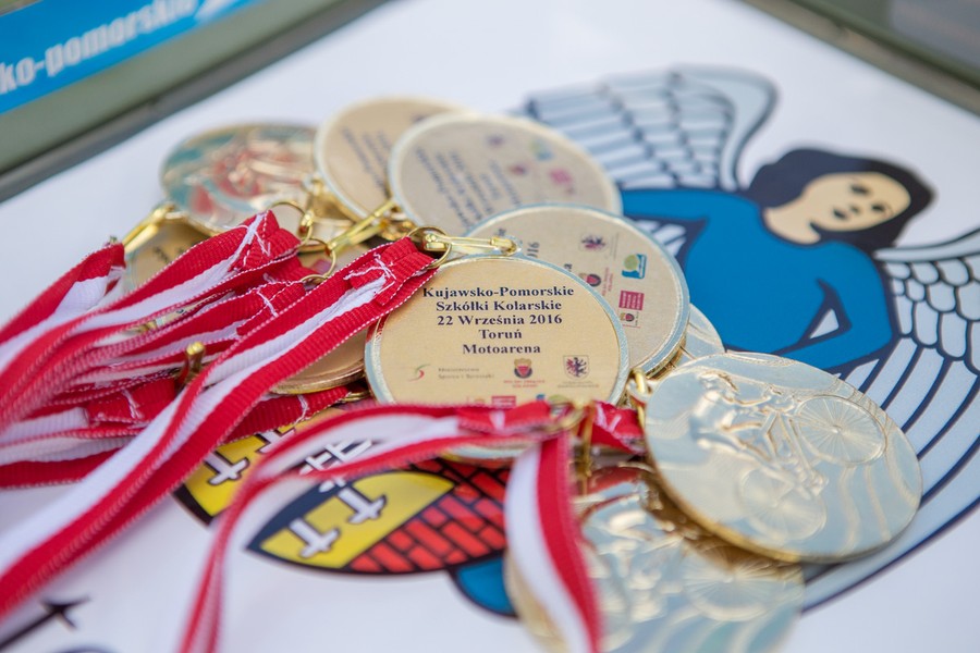 Prezentacja szkółek kolarskich na toruńskiej Motoarenie, fot. Szymon Zdziebło/Tarantoga.pl