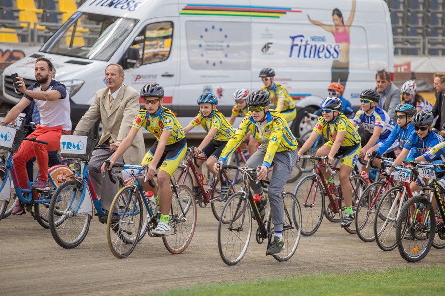 Prezentacja szkółek kolarskich na toruńskiej Motoarenie, fot. Szymon Zdziebło/Tarantoga.pl