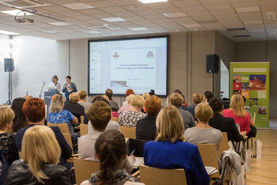 19.09.2016r., Narada dla Pełnomocników/Koordynatorów Gminnych Programów Rozwiązywania Problemów Uzależnień oraz Członków Gminnych Komisji Rozwiązywania Problemów Alkoholowych, fot. Szymon Zdziebło/tarantoga.pl