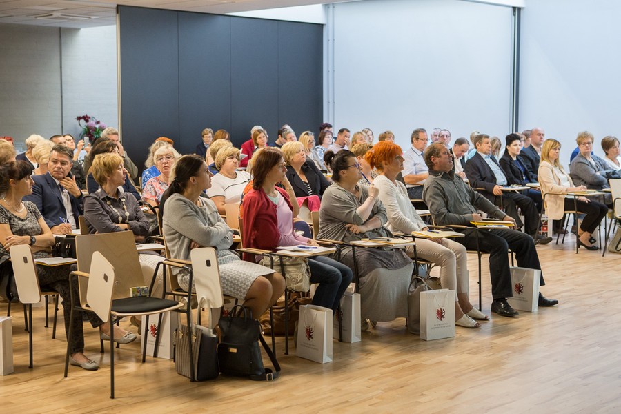 19.09.2016r., Narada dla Pełnomocników/Koordynatorów Gminnych Programów Rozwiązywania Problemów Uzależnień oraz Członków Gminnych Komisji Rozwiązywania Problemów Alkoholowych, fot. Szymon Zdziebło/tarantoga.pl