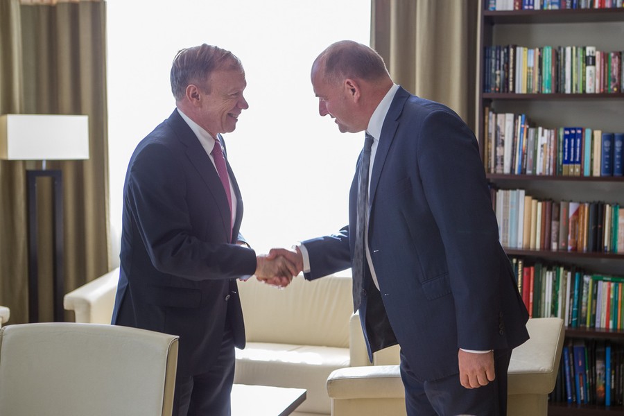 21.09.2016r., Rolf Nikel, Ambasador Republiki Federalnej Niemiec z wizytą u Marszałka Województwa Kujawsko-Pomorskiego Piotra Całbeckiego, fot. Szymon Zdziebło/tarantoga.pl