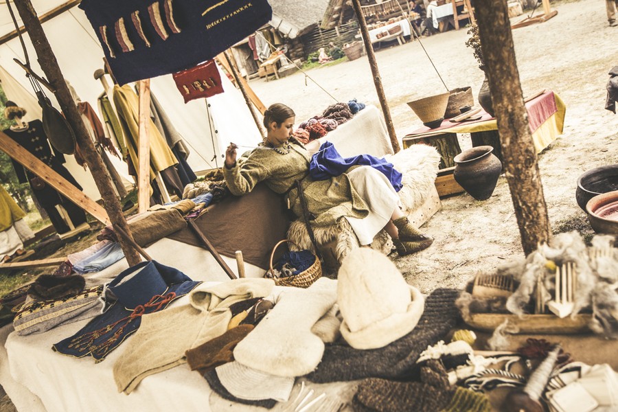 XXII Festyn Archeologiczny w Biskupinie pt. „BISKUPIN ARCHEO - FASHION WEEK”, fot. Andrzej Goiński