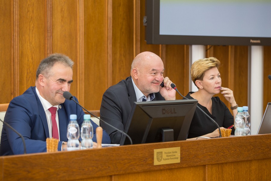 XXIV sesja sejmiku województwa kujawsko-pomorskiego, fot. Szymon Zdziebło/tarantoga.pl