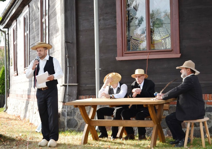 Konferencja ,,Olędrzy-osadnicy znad Wisły. Sąsiedzi bliscy i obcy”. Fot. Jacek Bogucki i Dariusz Gąsiorowski