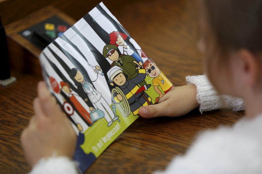 Wręczenie nagród w konkursie „Tu jest super – tu jest bezpiecznie”, fot. Mikołaj Kuras