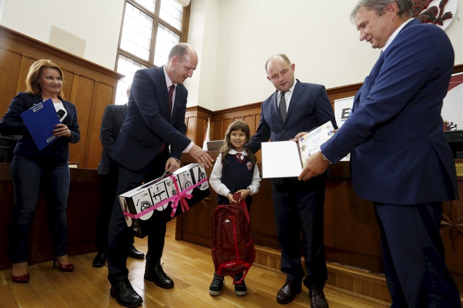 Wręczenie nagród w konkursie „Tu jest super – tu jest bezpiecznie”, fot. Mikołaj Kuras