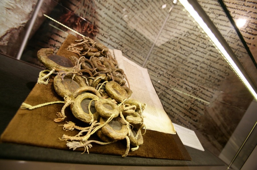 Wystawa ,,550. Rocznica zawarcia II pokoju toruńskiego” w Ratuszu Staromiejskim, fot. Adam Zakrzewski