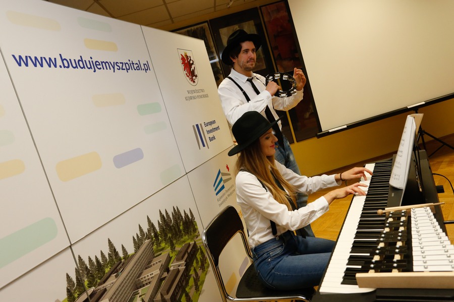 Przekazanie placu budowy w Wojewódzkim Szpitalu Zespolonym w Toruniu, Fot. Mikołaj Kuras